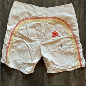 SUNDEK mens swim trunks in white, orange, yellow
Size medium